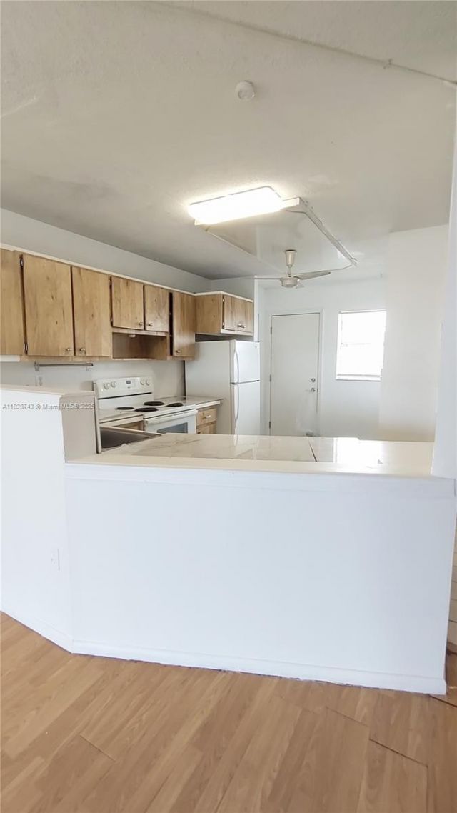 1780 NE 191st St, Unit 704-2, Miami, FL 33179 Photo