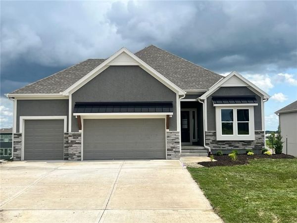 1715 SW Arbor Park Drive, Lee's Summit, MO 64082