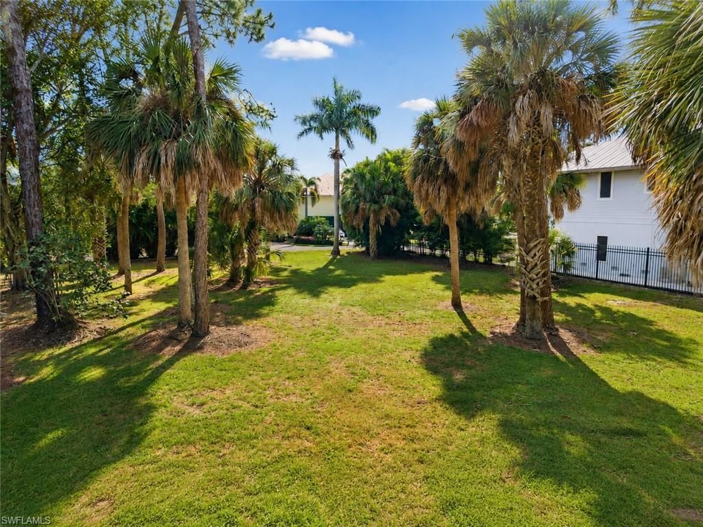 1675 Avion Pl, Naples, FL 34104 Photo