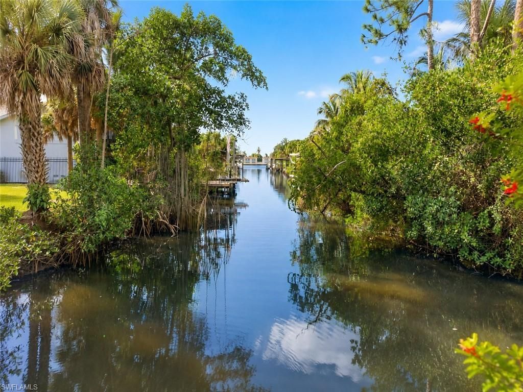 1675 Avion Pl, Naples, FL 34104 Photo