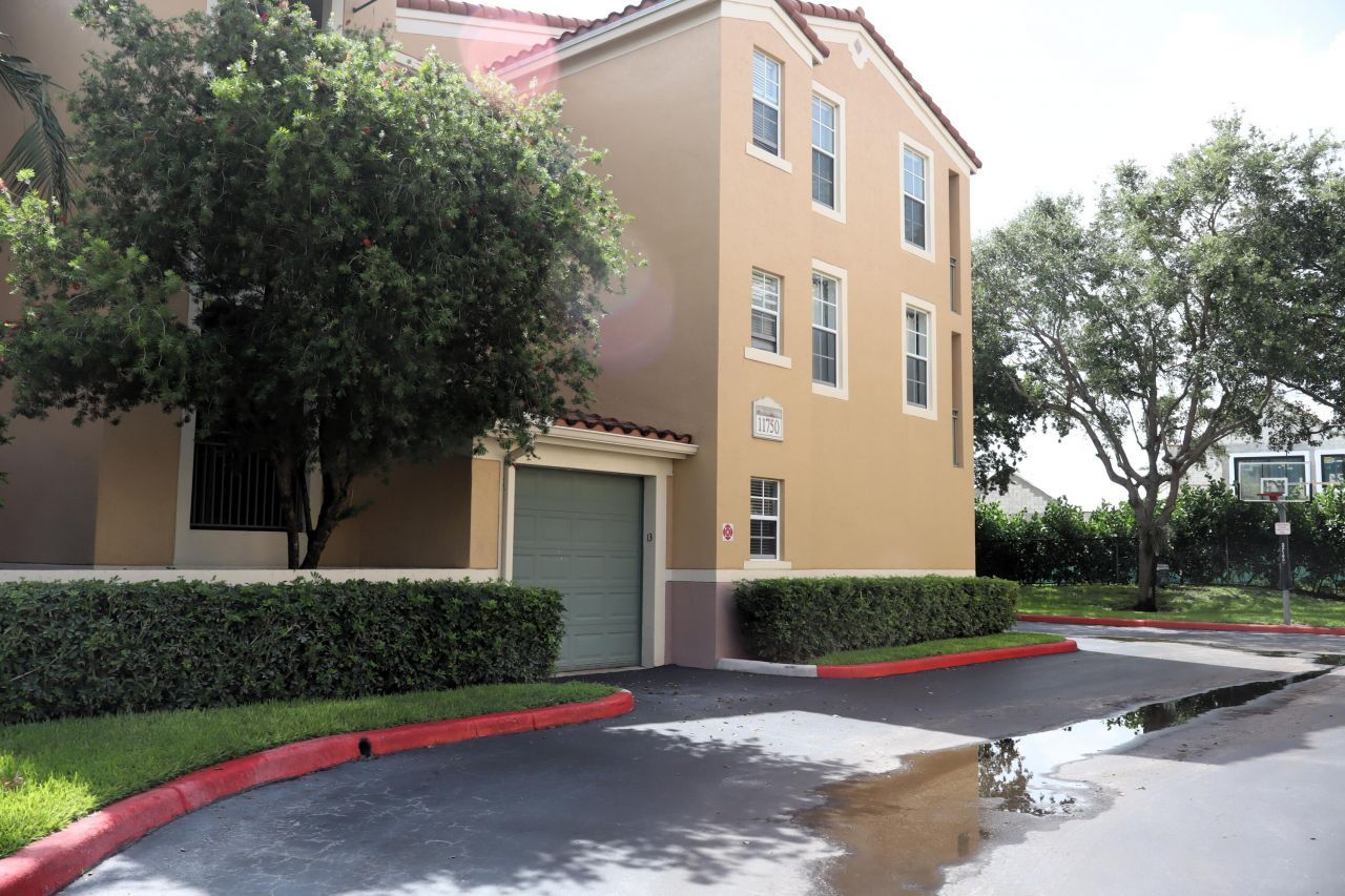 11750 Saint Andrews Place, Unit 208, Wellington, FL 33414 Photo