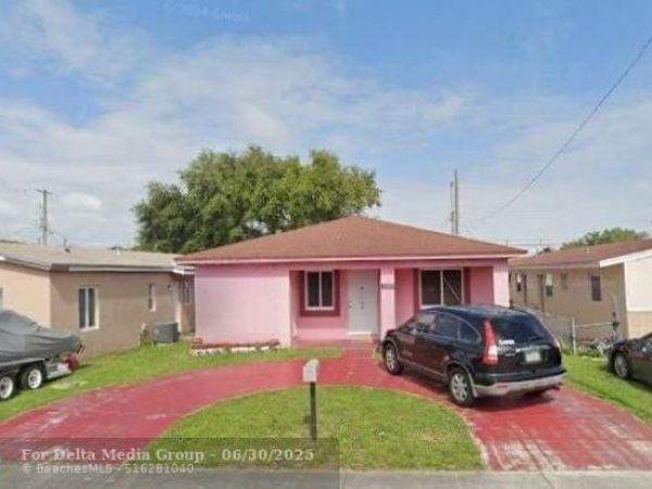 2227 Farragut St, Hollywood, FL 33020