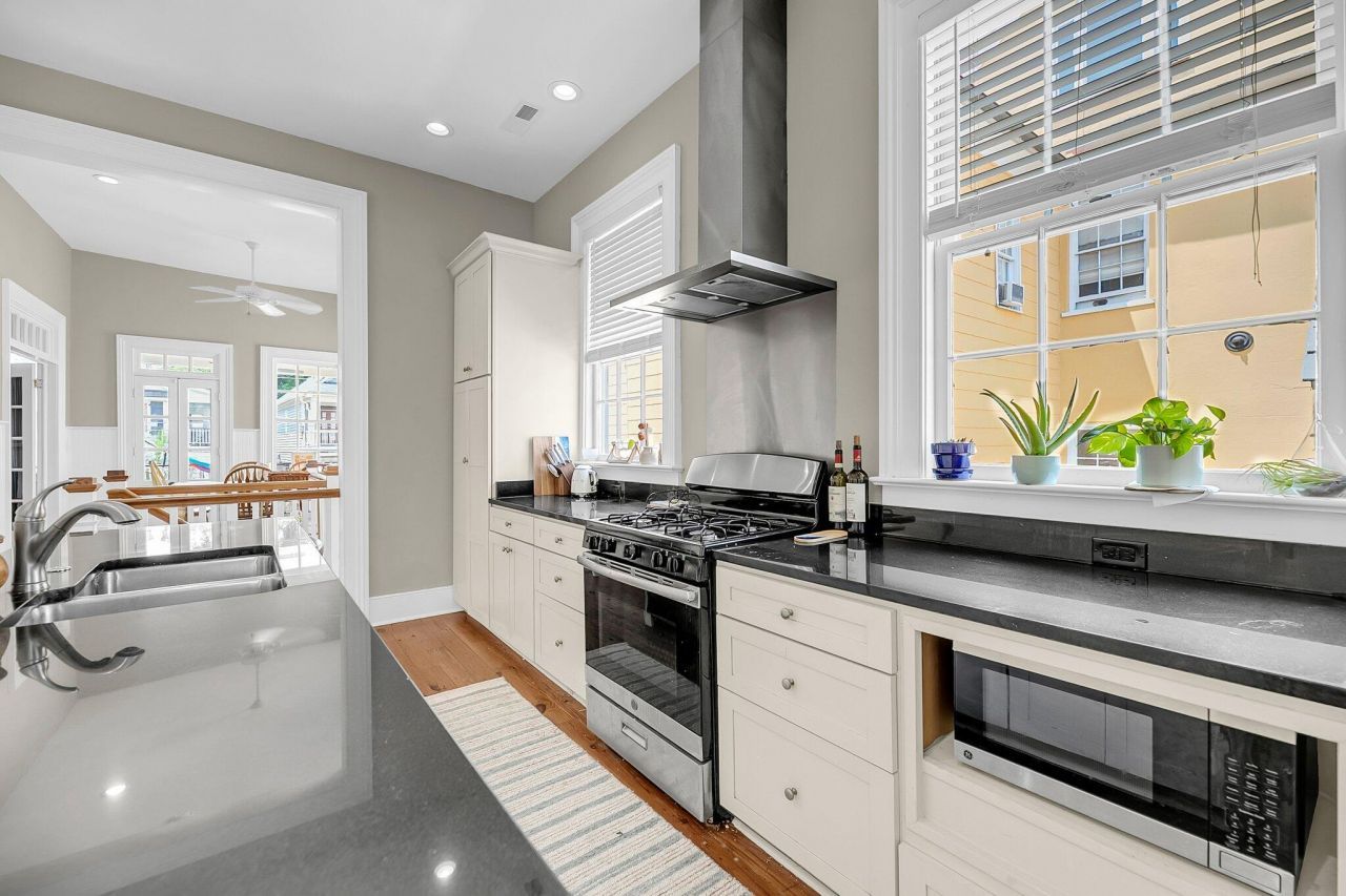 68 Vanderhorst Street Photo 10