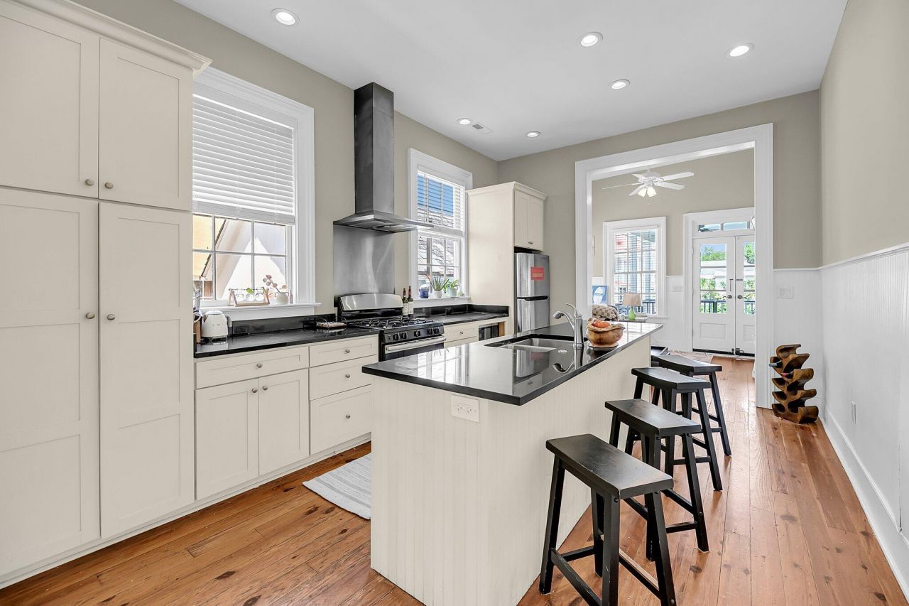 68 Vanderhorst Street Photo 7