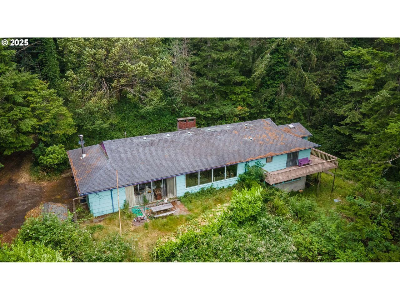67118 W Westview Rd, North Bend, OR 97459 Main Photo