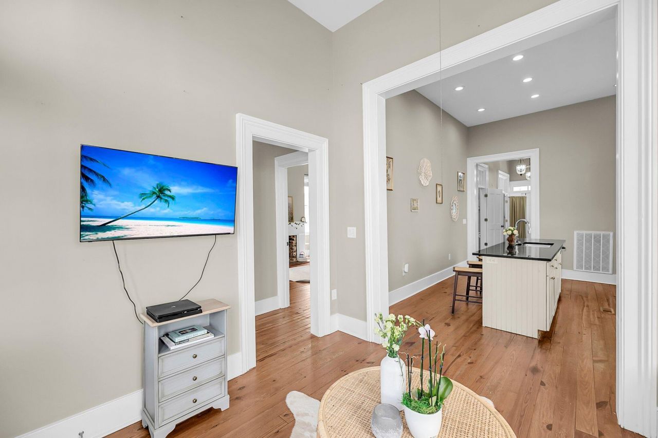 68 Vanderhorst Street Photo 10