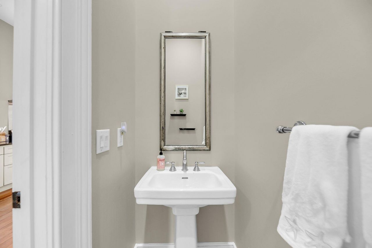 68 Vanderhorst Street Photo 18