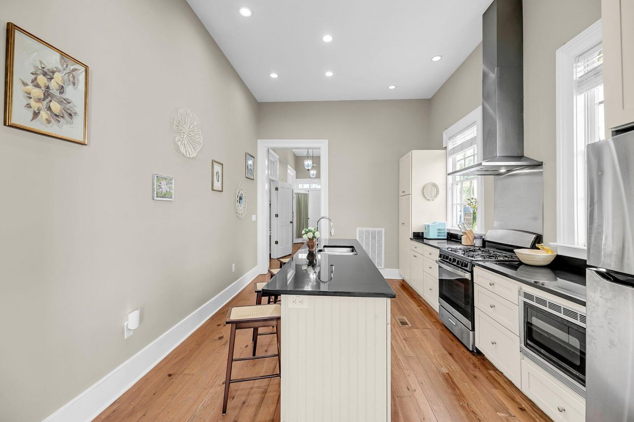 68 Vanderhorst Street Photo 5