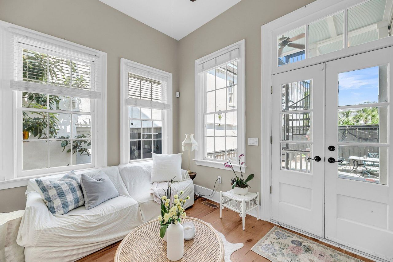 68 Vanderhorst Street Photo 9