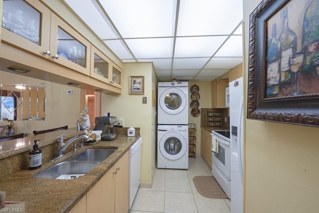 835 W Elkcam Cir, Unit 103, Marco Island, FL 34145 Photo