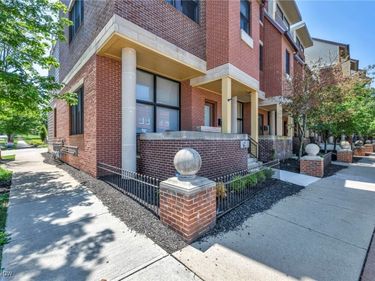 11901 Detroit Avenue, Lakewood, OH 44107