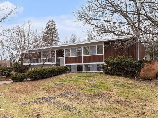 2427 Londonderry Road, Ann Arbor, MI 48104