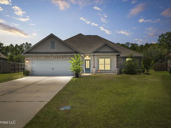14327 Viola Way, D'Iberville, MS 39540
