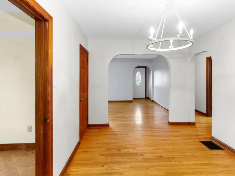 206 Lintner Street, Columbus, OH 43230 Photo 7