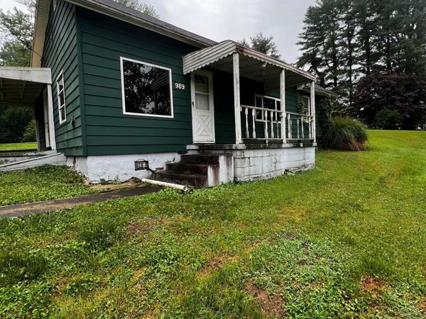 9894 Salem Hollow Road, New Straitsville, OH 43766