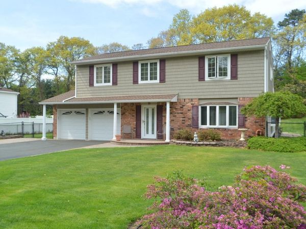 70 Fairfax Drive, Coram, NY 11727