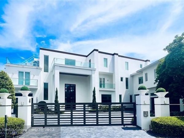 4 Pelican Dr, Fort Lauderdale, FL 33301