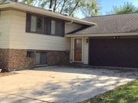 702 AUBURN Circle, Schaumburg, IL 60193 primary photo