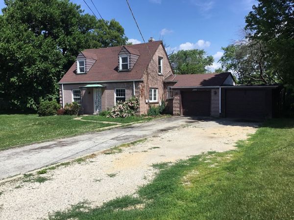 206 E Camp Mcdonald Road, Prospect Heights, IL 60070