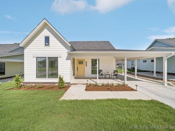 212 S Bluff Street, Unit A, Catoosa, OK 74015