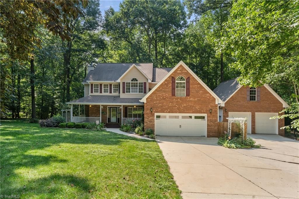222 Bear Run Lane, Kernersville, NC 27284 Main Photo