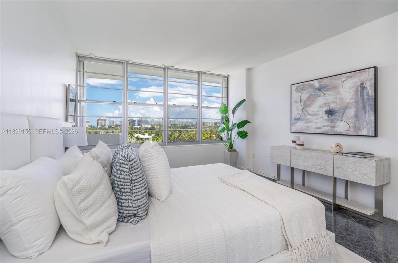 9101 E Bay Harbor Dr, Unit 705, Bay Harbor Islands, FL 33154 Photo