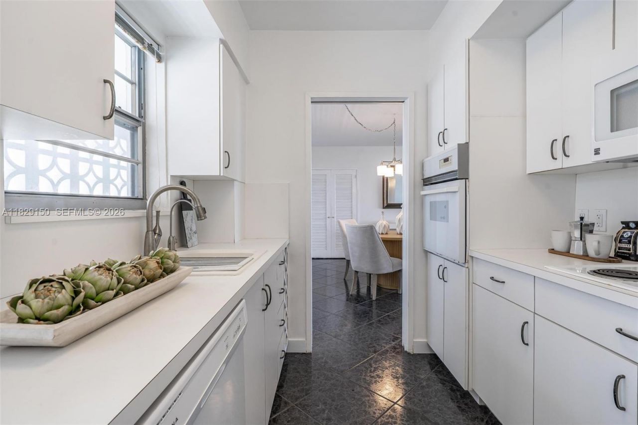 9101 E Bay Harbor Dr, Unit 705, Bay Harbor Islands, FL 33154 Photo