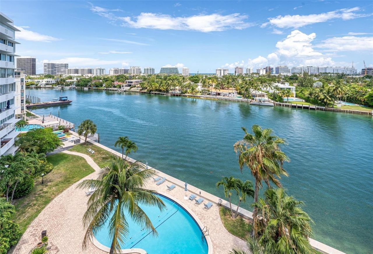 9101 E Bay Harbor Dr, Unit 705, Bay Harbor Islands, FL 33154 Photo