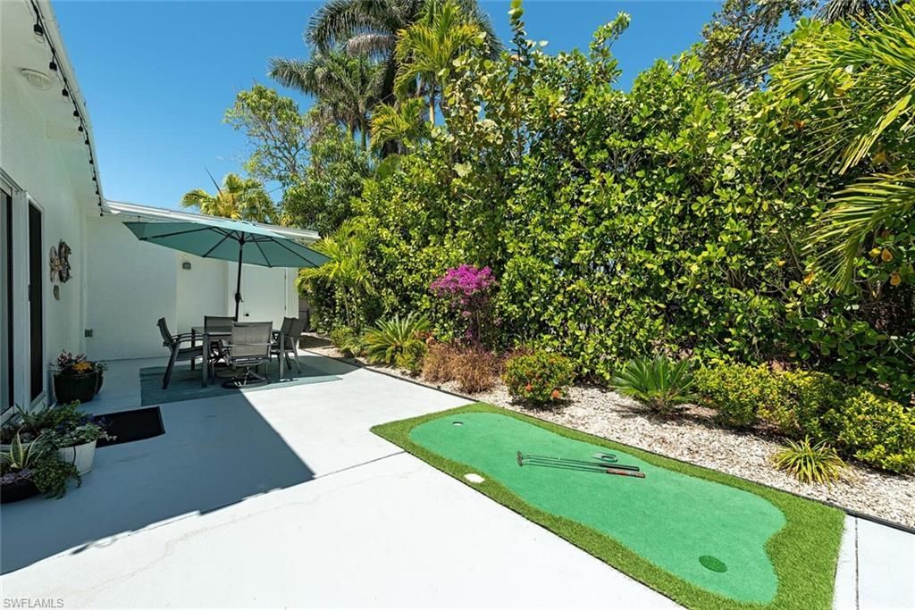 1971 Holiday Ln, Naples, FL 34104 Photo