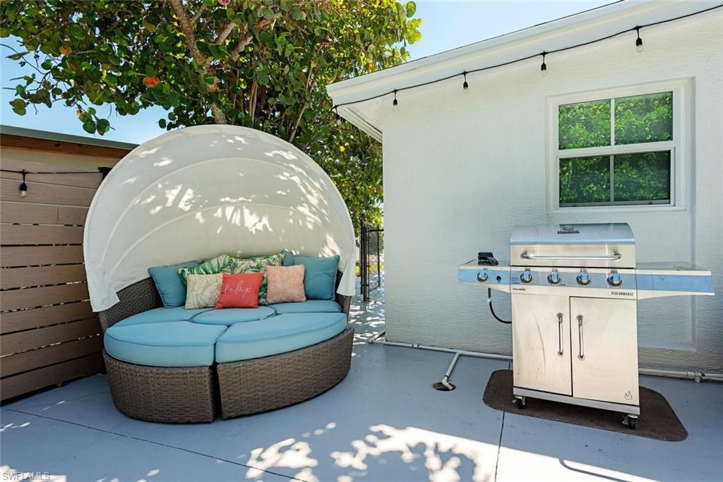 1971 Holiday Ln, Naples, FL 34104 Photo