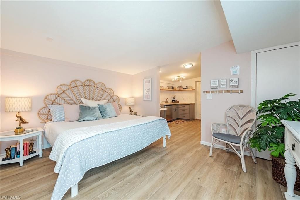 1971 Holiday Ln, Naples, FL 34104 Photo