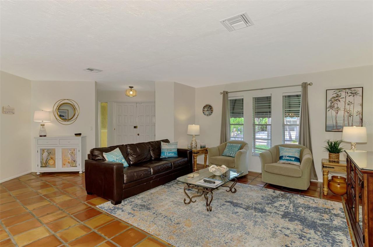 4946 Commonwealth Drive, Sarasota, FL 34242 Photo