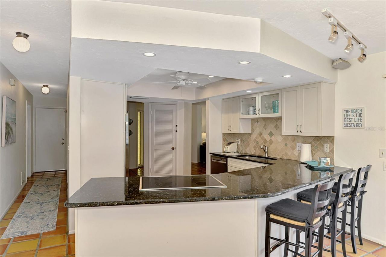 4946 Commonwealth Drive, Sarasota, FL 34242 Photo