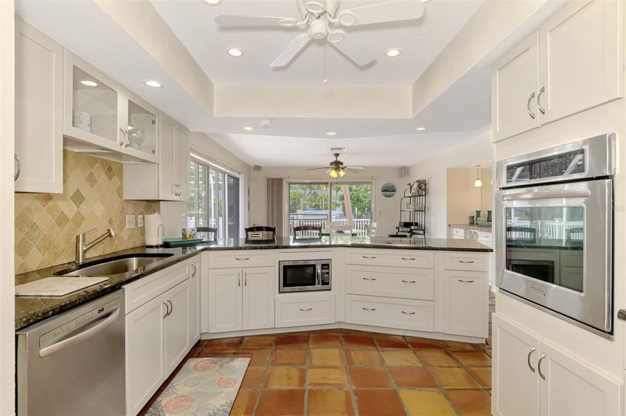 4946 Commonwealth Drive, Sarasota, FL 34242 Photo
