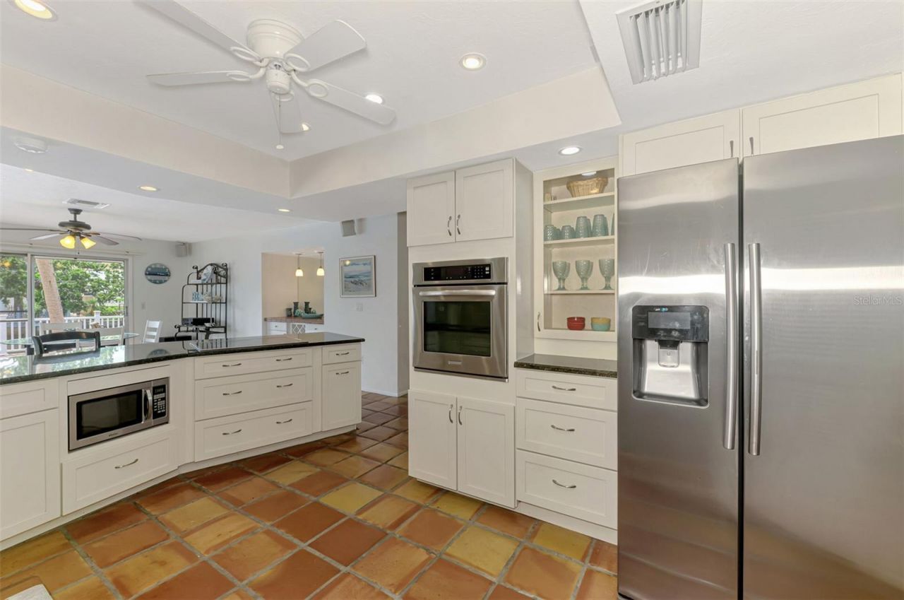 4946 Commonwealth Drive, Sarasota, FL 34242 Photo