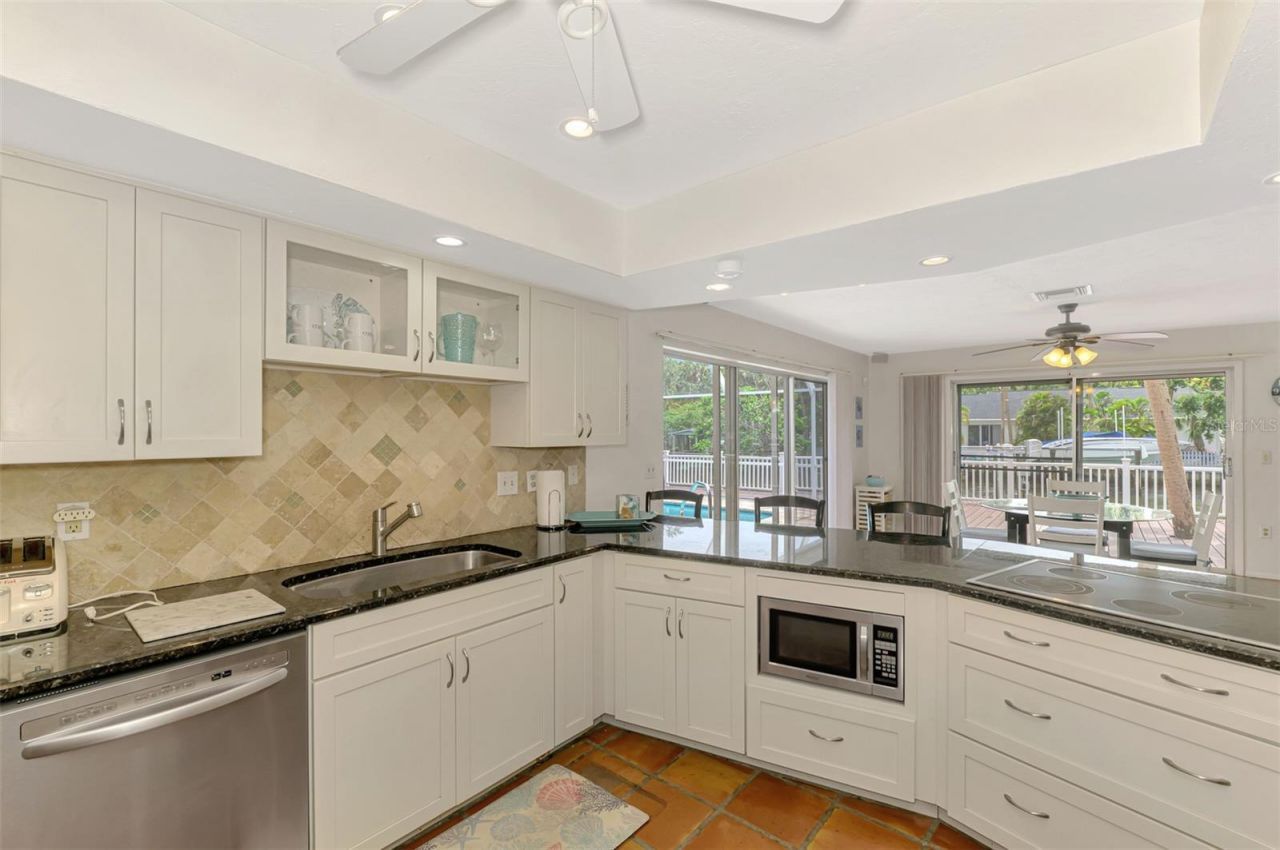 4946 Commonwealth Drive, Sarasota, FL 34242 Photo