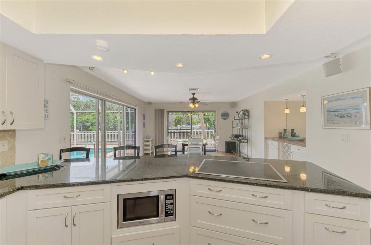 4946 Commonwealth Drive, Sarasota, FL 34242 Photo