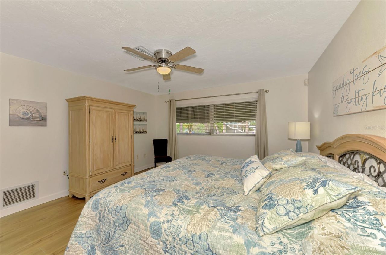 4946 Commonwealth Drive, Sarasota, FL 34242 Photo