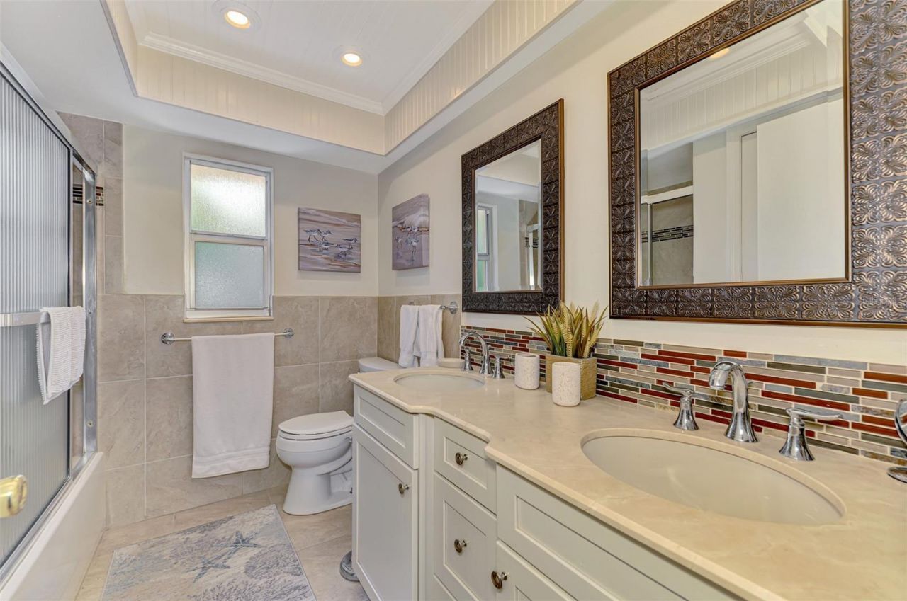 4946 Commonwealth Drive, Sarasota, FL 34242 Photo