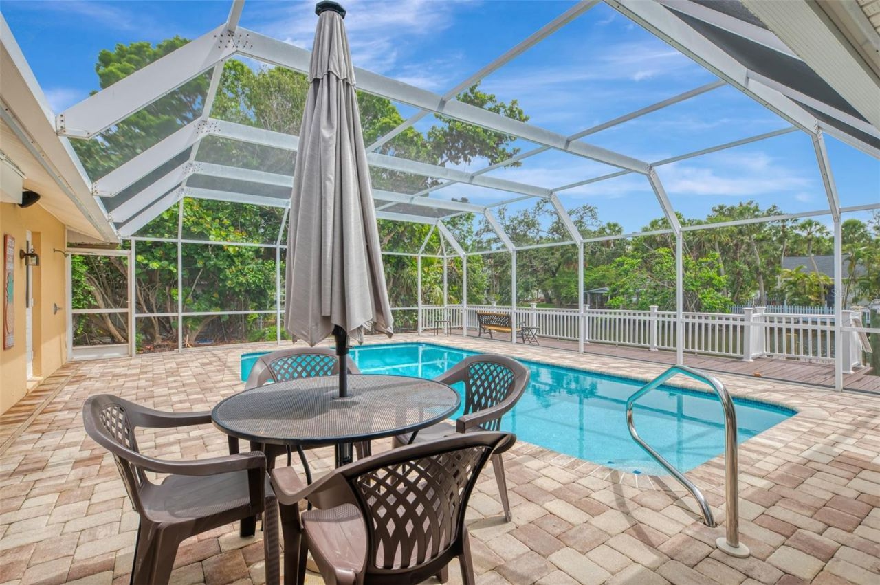 4946 Commonwealth Drive, Sarasota, FL 34242 Photo