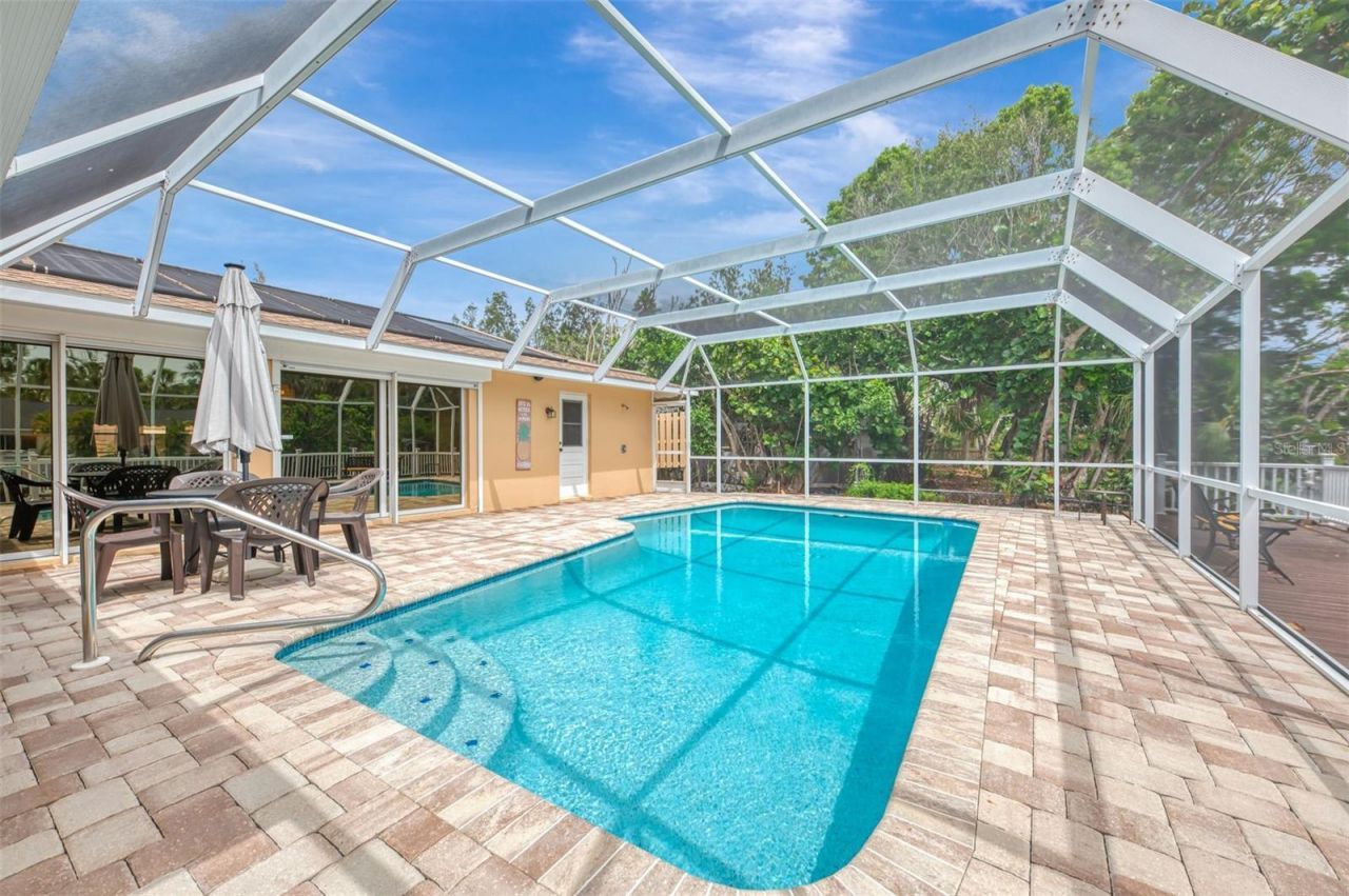 4946 Commonwealth Drive, Sarasota, FL 34242 Photo