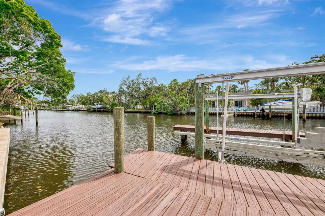 4946 Commonwealth Drive, Sarasota, FL 34242 Photo