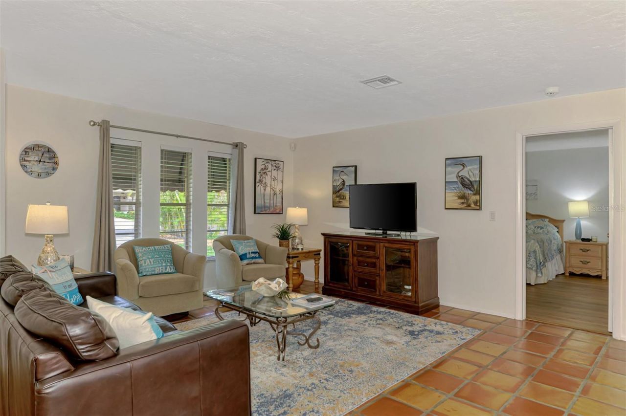 4946 Commonwealth Drive, Sarasota, FL 34242 Photo