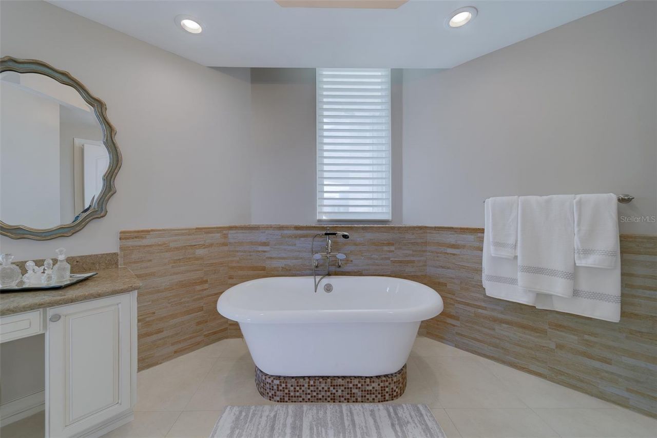 2 Seaside Lane, Unit 801, Belleair, FL 33756 Photo