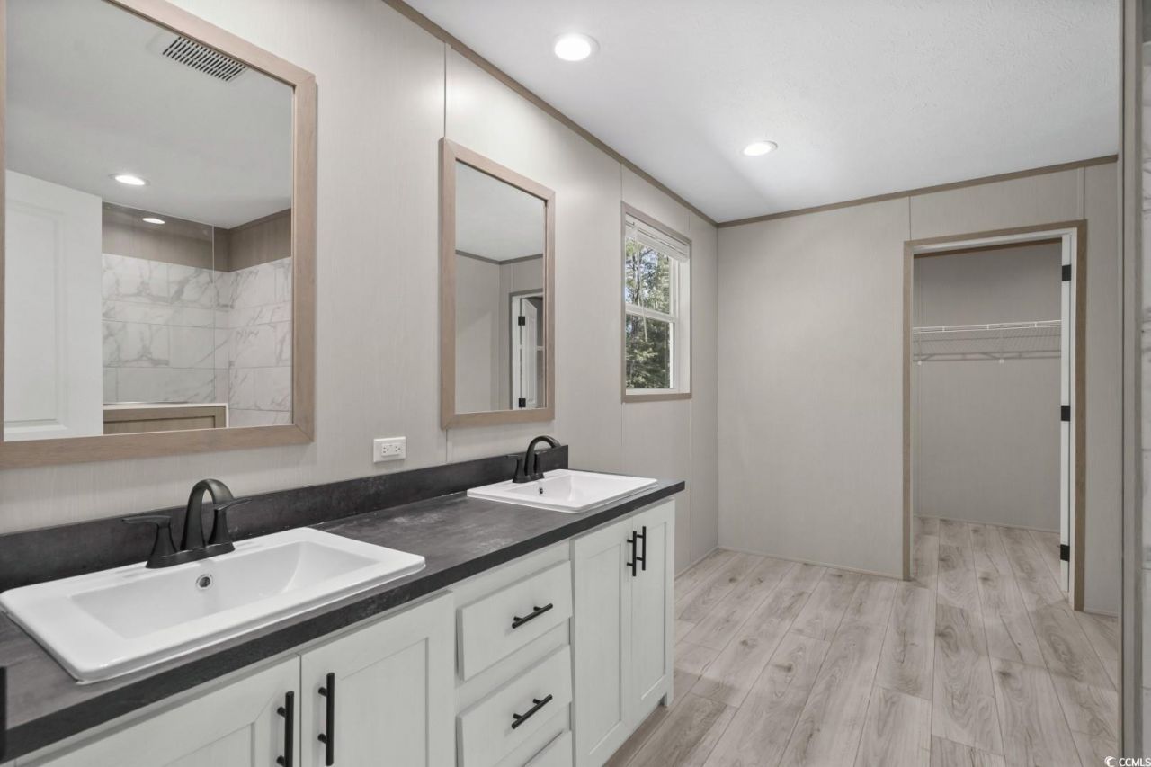 1126 Amanda Lane Photo 23