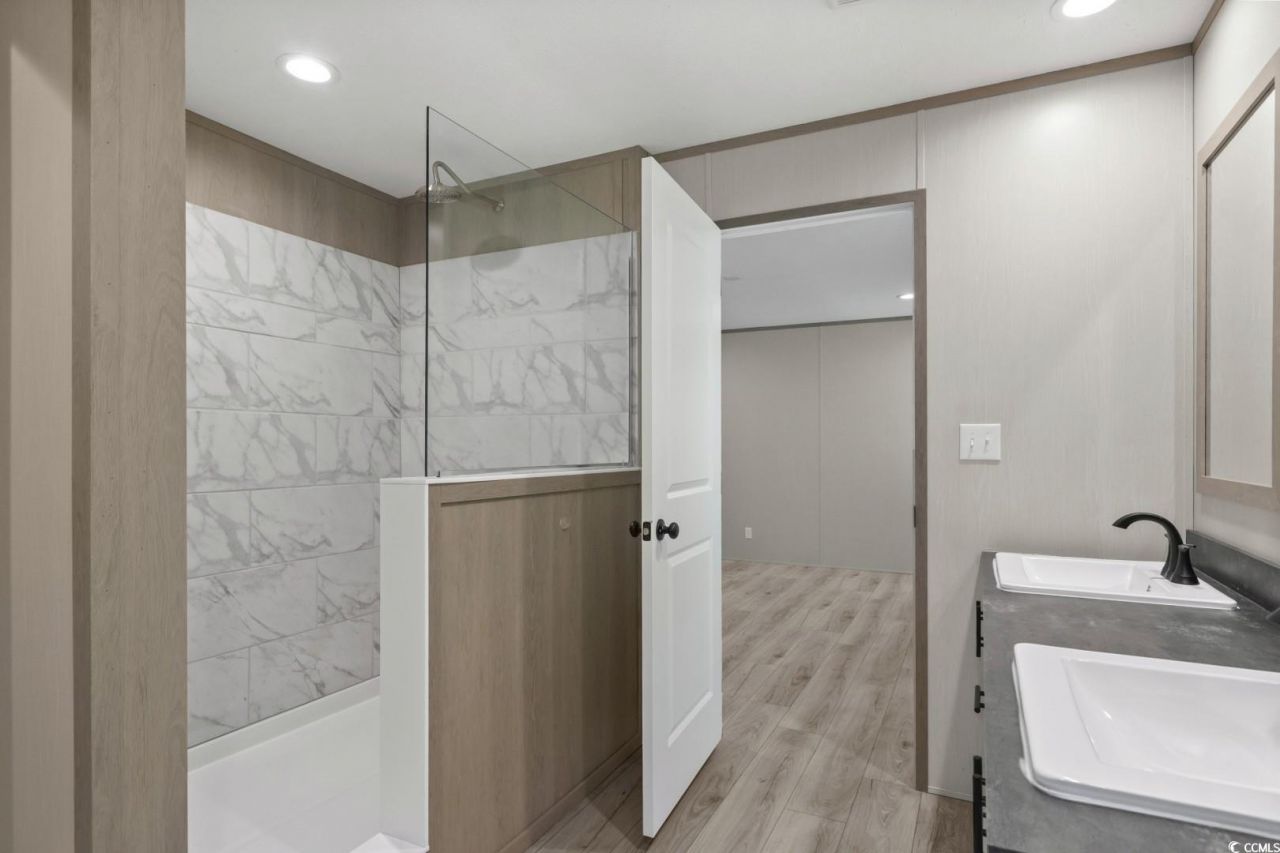 1126 Amanda Lane Photo 24