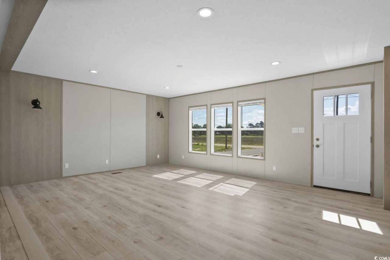 1126 Amanda Lane Photo 7