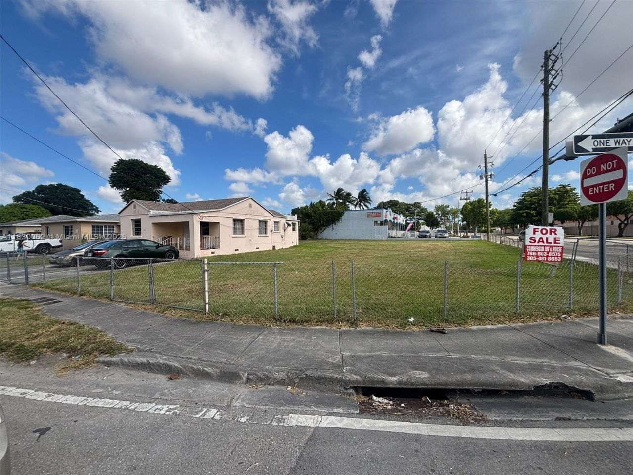 3186 NW 33rd St, Miami, FL 33142 Photo