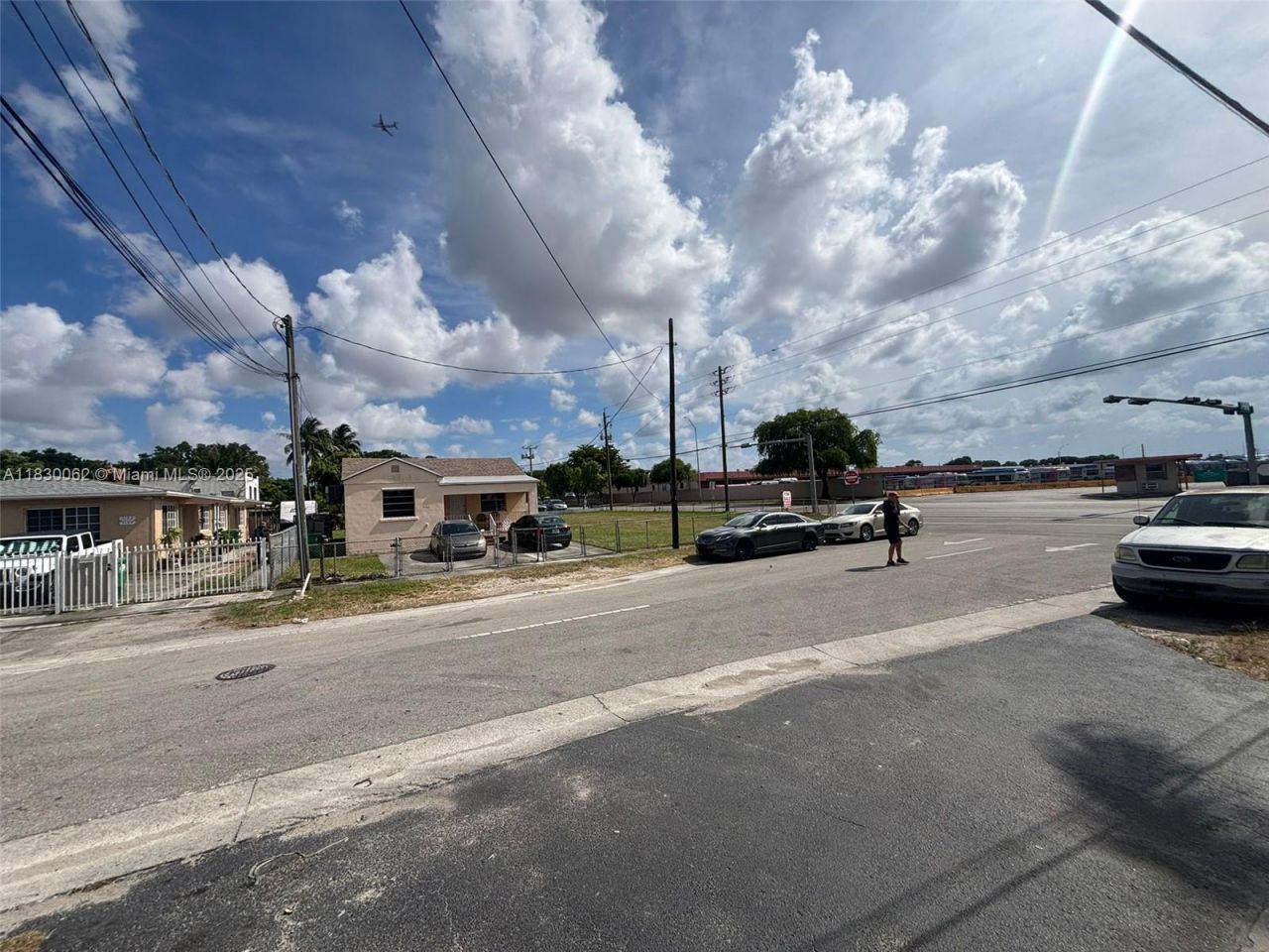 3186 NW 33rd St, Miami, FL 33142 Photo