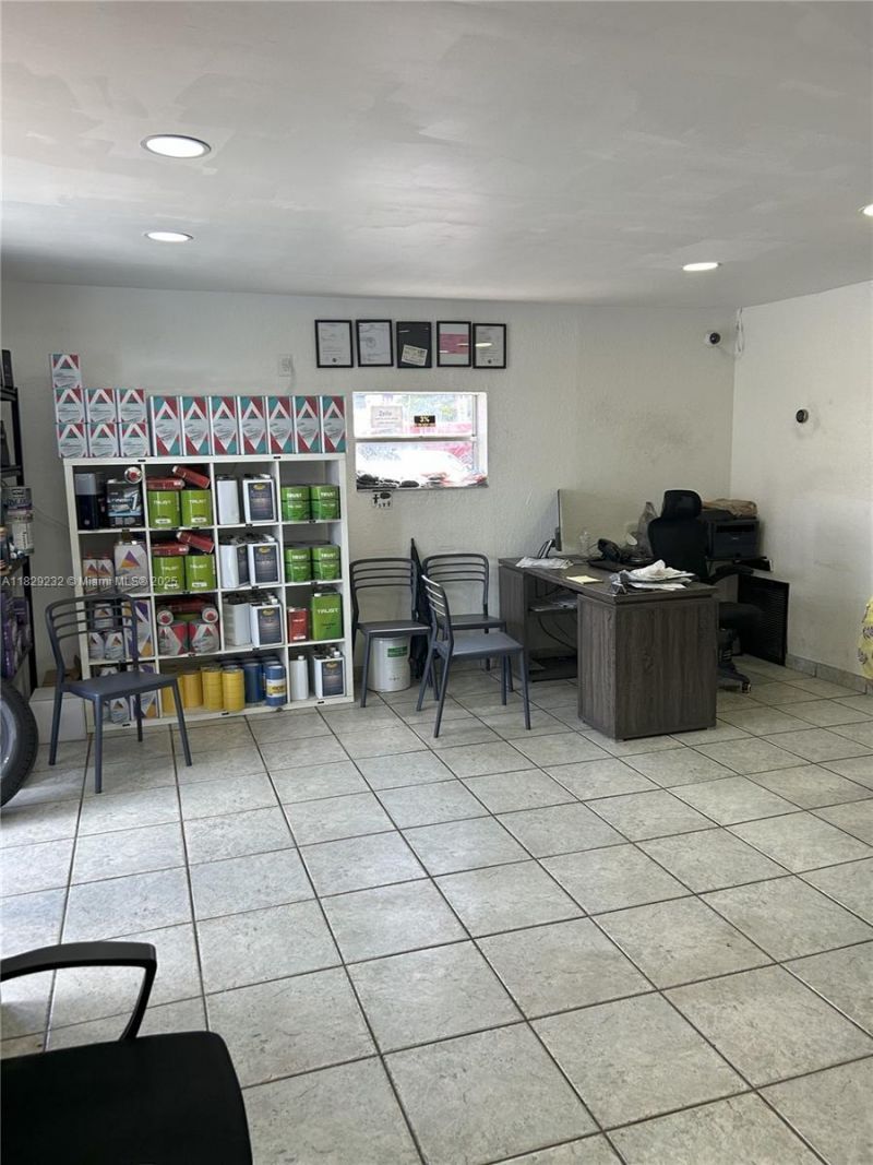 3634 NW 36th St, Miami, FL 33142 Photo